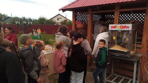 В Алексеевском сотрудники кинотеатра «Кама» показали воспитанникам приюта «Забота» детский фильм