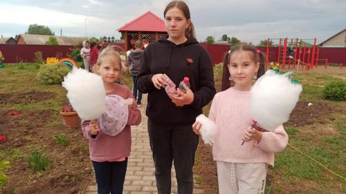 В Алексеевском сотрудники кинотеатра «Кама» показали воспитанникам приюта «Забота» детский фильм