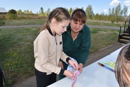 В День республики для алексеевской детворы устроили праздник и бесплатно угостили хот-догами