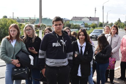 В Алексеевском появился памятник валенкам