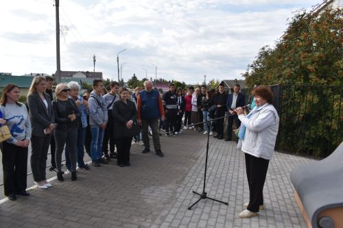 В Алексеевском появился памятник валенкам
