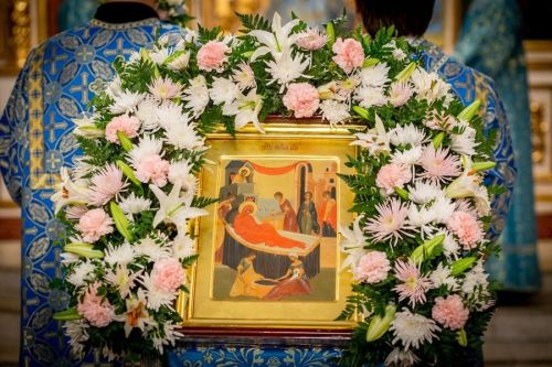 Епископ Чистопольский и Нижнекамский Пахомий поздравляет жителей Алексеевского с Рождеством Пресвятой Богородицы