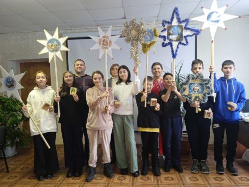 В Рождественские дни Алексеевский храм посетили дети приюта «Забота»