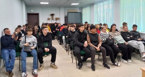 Для алексеевских студентов и школьников провели лекции и фондовый показ экспонатов музея