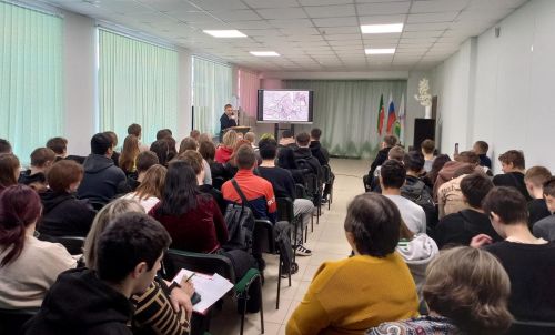 Для алексеевских студентов и школьников провели лекции и фондовый показ экспонатов музея