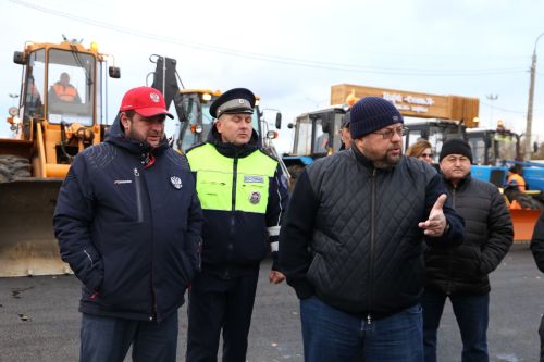 Зима не застанет врасплох: в Алексеевском районе прошла проверка снегоуборочной техники