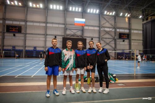 Алексеевские спортсмены — лучшие в соревнованиях по бадминтону