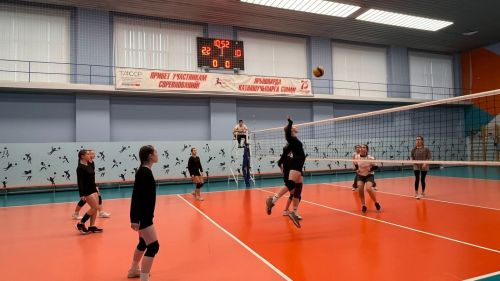 В Алексеевском прошли соревнования по волейболу ко Дню Государственного Флага