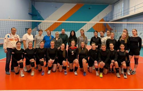 В Алексеевском прошли соревнования по волейболу ко Дню Государственного Флага