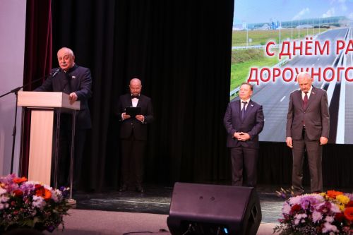 В Алексеевском отметили лучших работников предприятия «Алексеевскдорстрой»