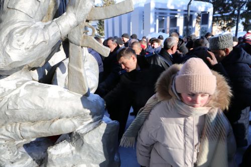 В парке Победы прошел памятный митинг, посвященный Дню памяти воинов, исполнявших служебный долг за пределами Отечества