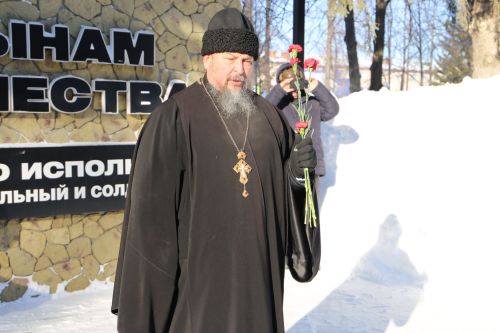 В парке Победы прошел памятный митинг, посвященный Дню памяти воинов, исполнявших служебный долг за пределами Отечества