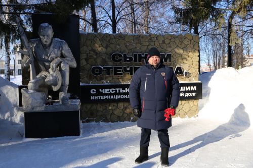 В парке Победы прошел памятный митинг, посвященный Дню памяти воинов, исполнявших служебный долг за пределами Отечества