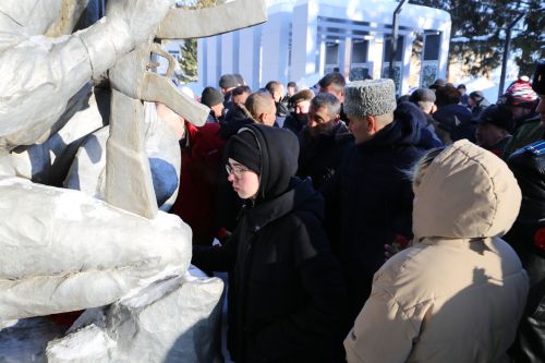 В парке Победы прошел памятный митинг, посвященный Дню памяти воинов, исполнявших служебный долг за пределами Отечества