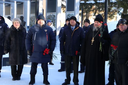 В парке Победы прошел памятный митинг, посвященный Дню памяти воинов, исполнявших служебный долг за пределами Отечества