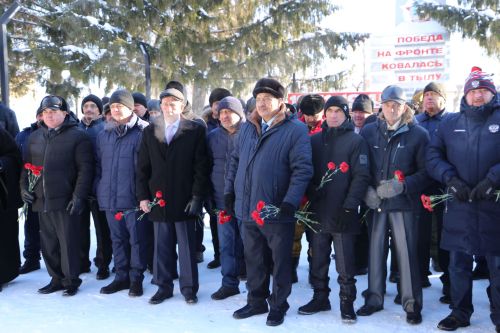 В парке Победы прошел памятный митинг, посвященный Дню памяти воинов, исполнявших служебный долг за пределами Отечества