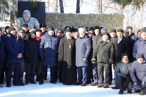 В парке Победы прошел памятный митинг, посвященный Дню памяти воинов, исполнявших служебный долг за пределами Отечества