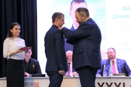 Алексеевцы удостоились почетных званий и наград