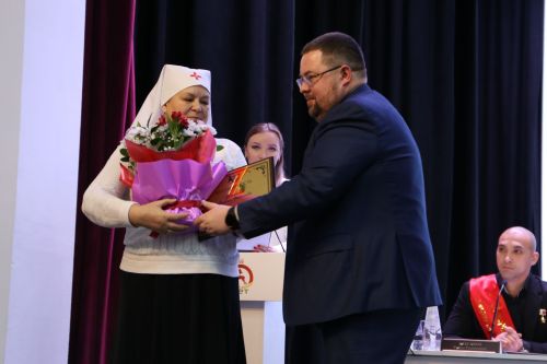 Алексеевцы удостоились почетных званий и наград