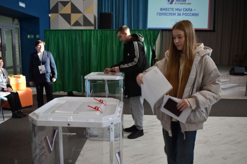 Первый выбор юной жительницы Алексеевского в день своего совершеннолетия