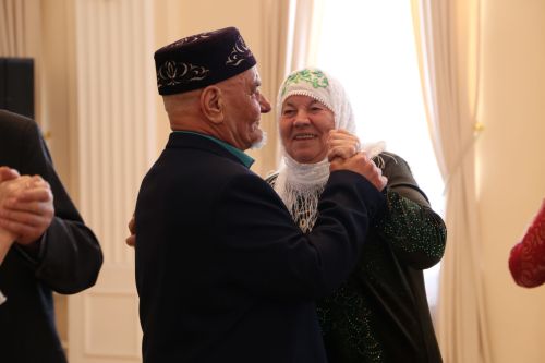 В Алексеевском ЗАГСе прошло чествование семейных пар, которые прожили вместе несколько десятков лет