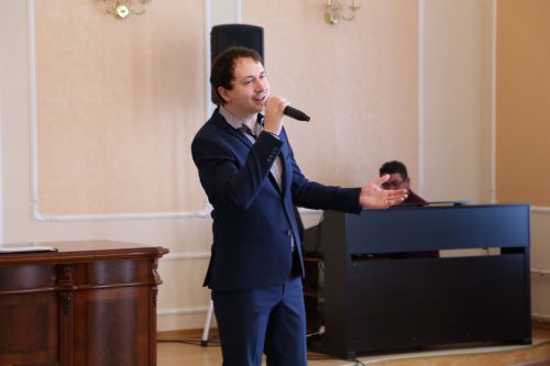 В Алексеевском ЗАГСе прошло чествование семейных пар, которые прожили вместе несколько десятков лет