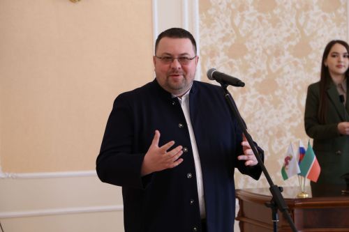 В Алексеевском ЗАГСе прошло чествование семейных пар, которые прожили вместе несколько десятков лет