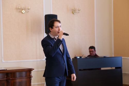 В Алексеевском ЗАГСе прошло чествование семейных пар, которые прожили вместе несколько десятков лет