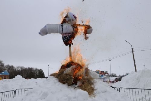Алексеевцы проводили зиму широкой масленицей