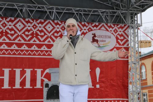 Алексеевцы проводили зиму широкой масленицей