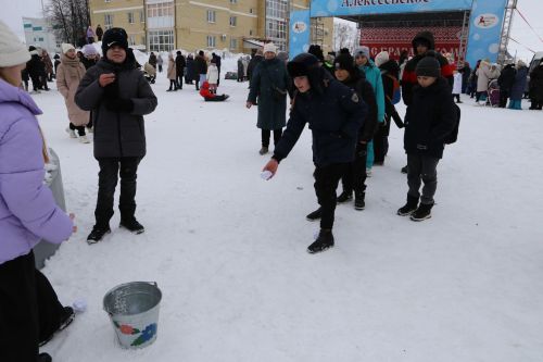 Алексеевцы проводили зиму широкой масленицей