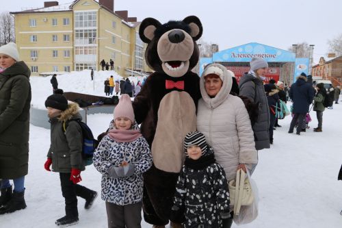 Алексеевцы проводили зиму широкой масленицей