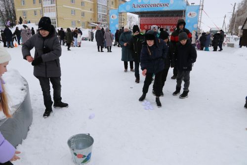 Алексеевцы проводили зиму широкой масленицей