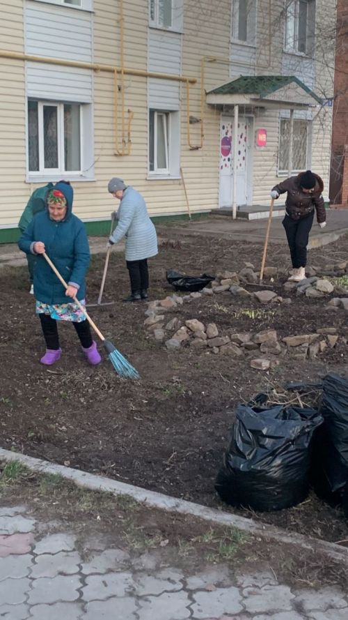Жители Алексеевского выходят на субботники