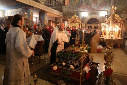 В храме Воскресения Христова прошли пасхальная служба и крестный ход