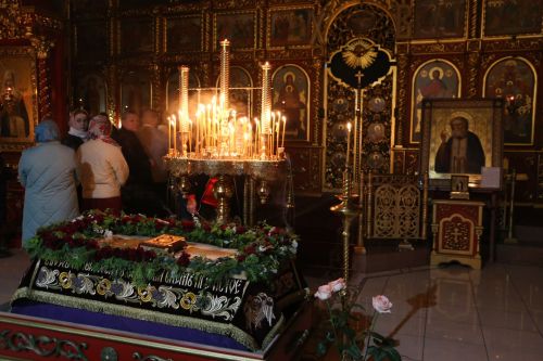 В храме Воскресения Христова прошли пасхальная служба и крестный ход