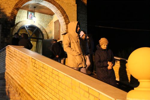 В храме Воскресения Христова прошли пасхальная служба и крестный ход
