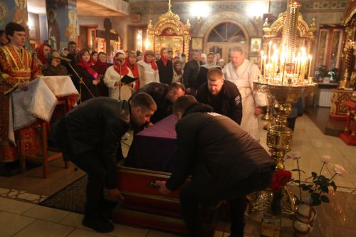 В храме Воскресения Христова прошли пасхальная служба и крестный ход
