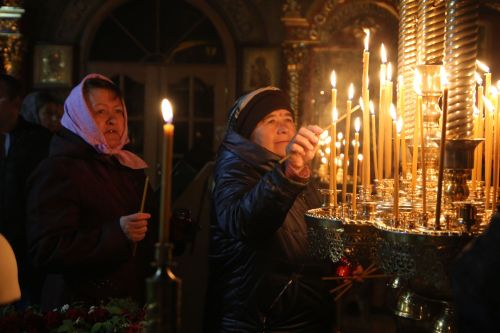 В храме Воскресения Христова прошли пасхальная служба и крестный ход