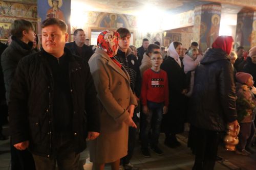 В храме Воскресения Христова прошли пасхальная служба и крестный ход