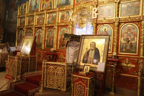 В храме Воскресения Христова прошли пасхальная служба и крестный ход