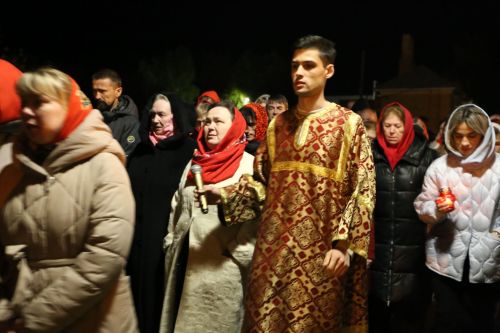 В храме Воскресения Христова прошли пасхальная служба и крестный ход