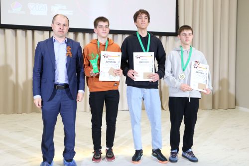В Алексеевском прошли первые соревнования по фиджитал-спорту