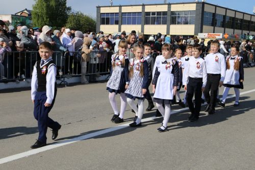 Фоторепортаж: в Алексеевском прошел парад Победы