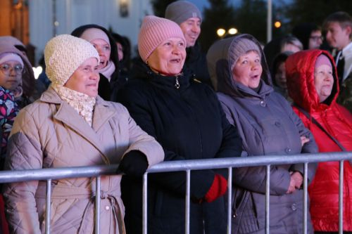 В Алексеевском День Победы завершился праздничным концертом
