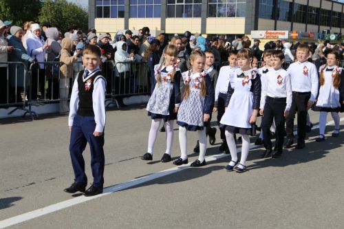 Фоторепортаж: в Алексеевском прошел парад Победы