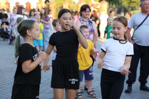 Пенная вечеринка и дискотека зажгли День молодежи в Алексеевском