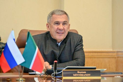 Минниханов поздравил «Стрелу-Ак Барс» с чемпионским титулом