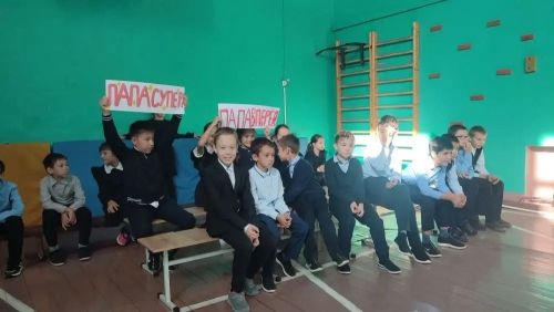 Волейбол объединил поколения в Мокрокурналинской школе