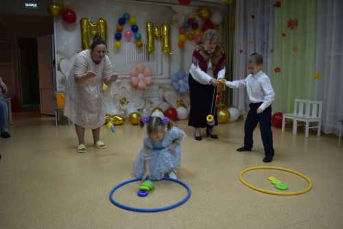 В Алексеевском приюте «Забота» чествовали мам и бабушек